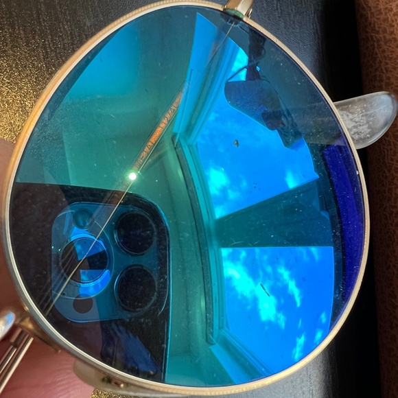 Ray-Ban RB3447 Sunglasses - Gold/Blue Flash - Polarized Lenses - Chipped/Scratch - Picture 5 of 11